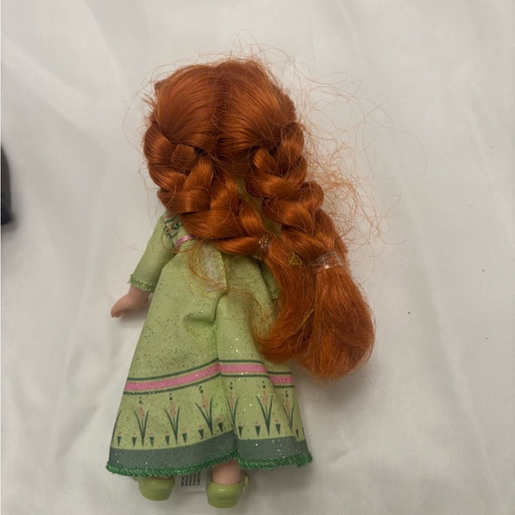 Disney Frozen 2 Anna & Elsa Lullaby Doll Set w/ Singing Bed EUC - Picture 13 of 17